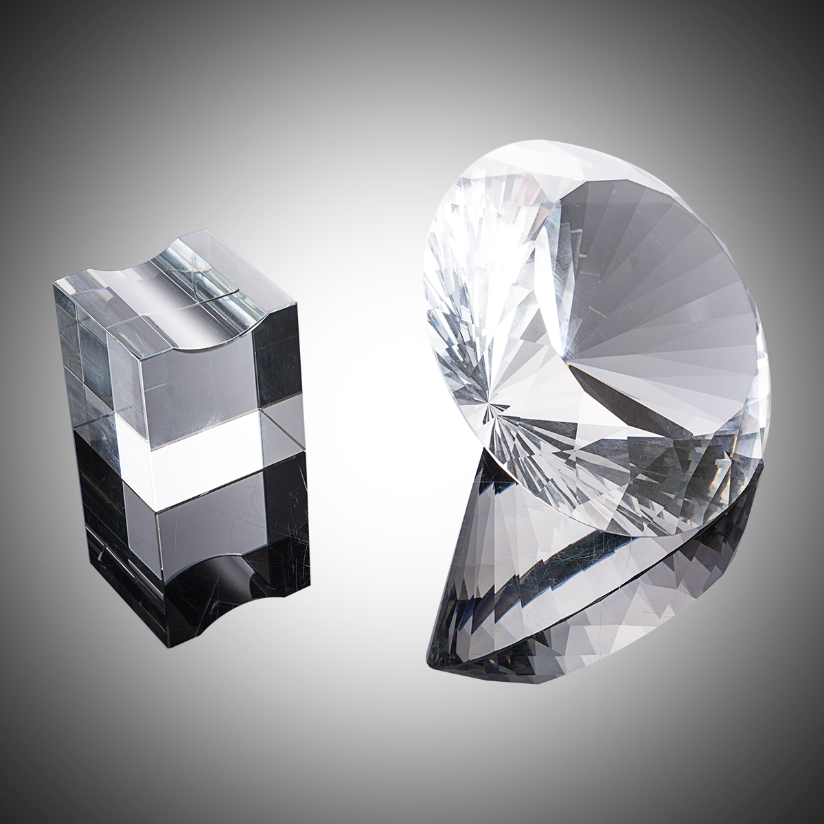 Multi-faceted Diamond Shaped Crystal with Stand for Home Decor